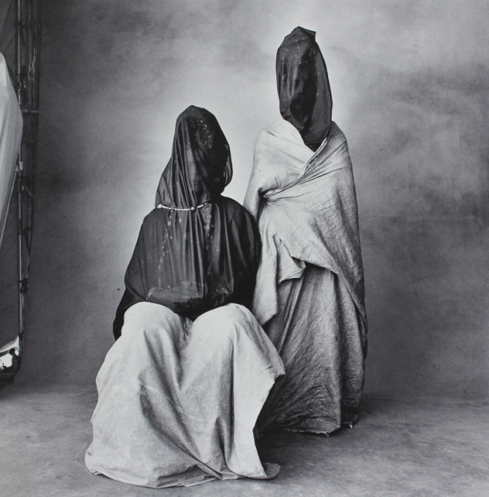 ++1688 Irving Penn     Goulimine Guedra Dancers, Morocco      1971.png