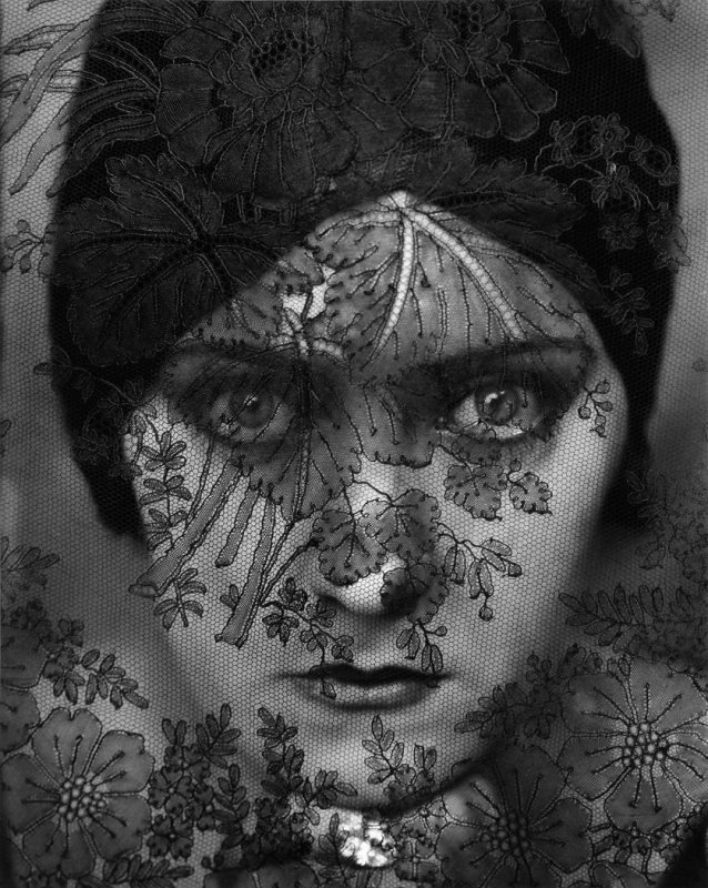 03 Edward Steichen-Gloria-Swanson-1924.jpg