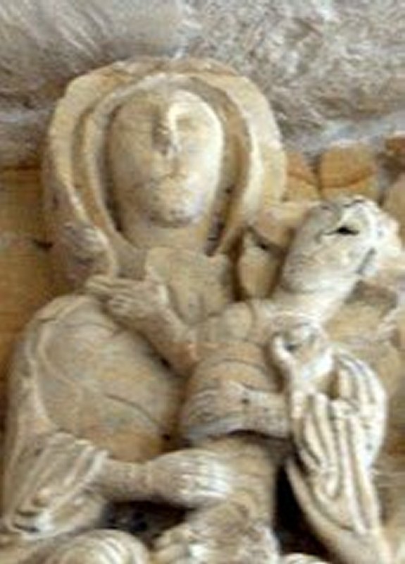 +891 Basilique de Notre-Dame de Fleury, Saint-Benoit-sur-Loire Chapiteau de la Tour-porche, la fuite en Egypte(détail).jpg