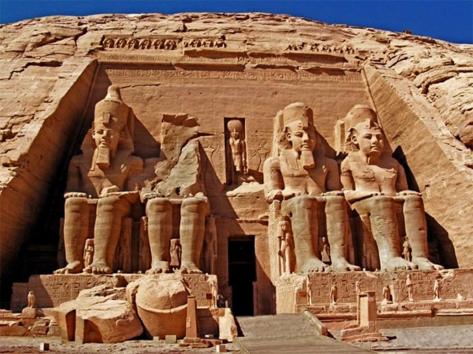 00 236 Abu Simbel Temple de Ramsès II c. 1250av notre ère Egypte.jpg