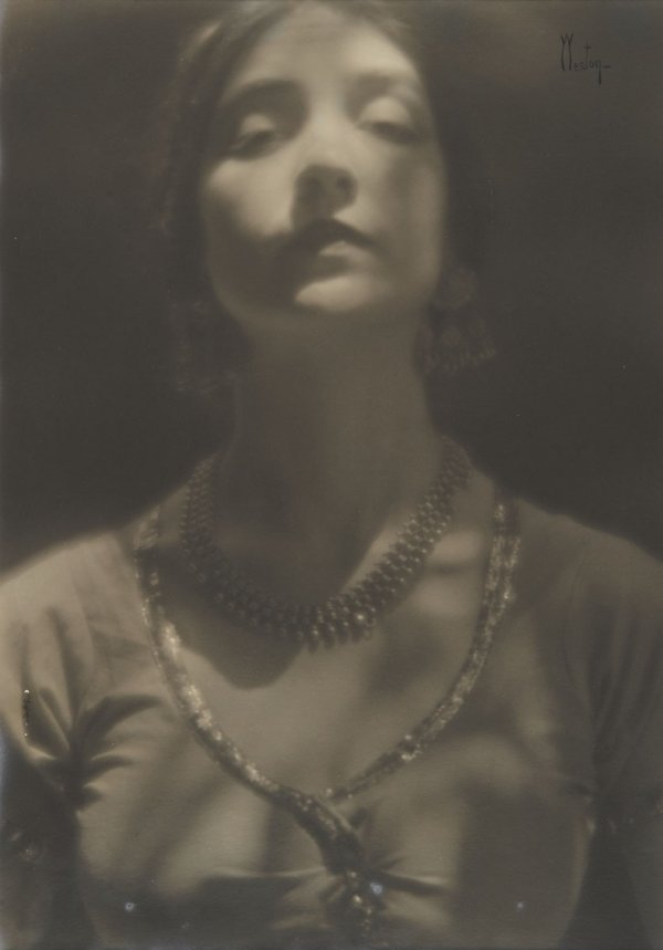 ++386 Edward Weston - Portrait de Ruth St Denis, 1916.jpg