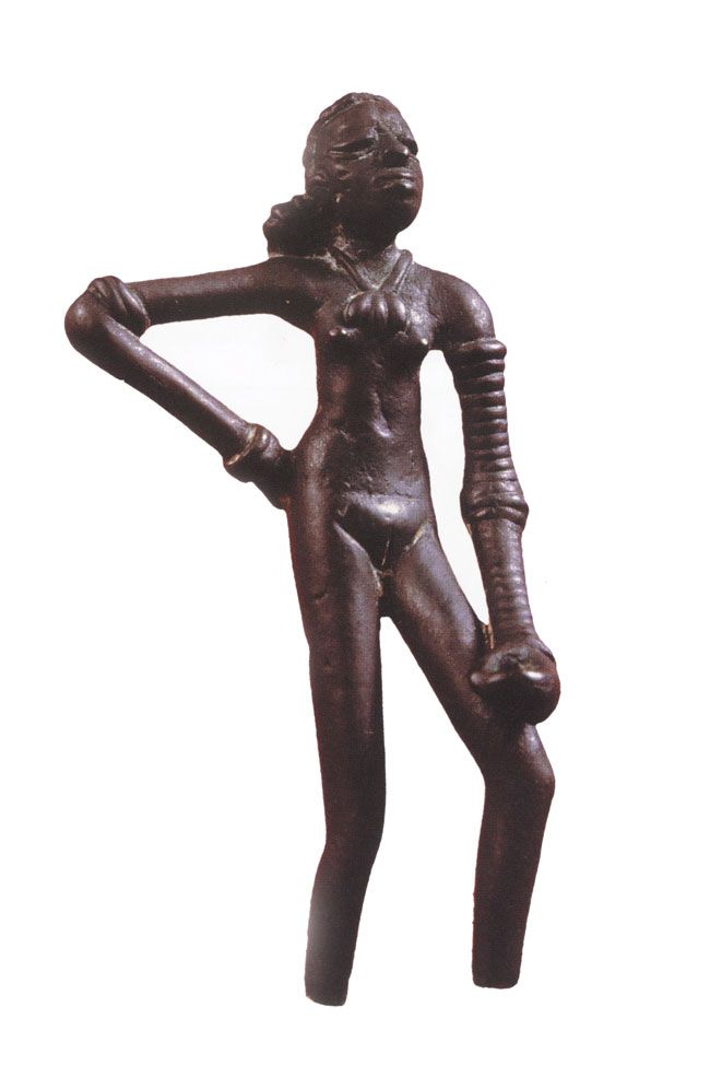 ++1352 Dancing Girl, C. 2500 B.C., Mohenjodaro National Museum. Janpath, New Delhi.jpg