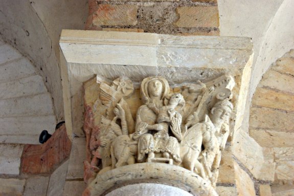 +891 Basilique de Notre-Dame de Fleury, Saint-Benoit-sur-Loire Chapiteau de la Tour-porche, la fuite en Egypte.jpg