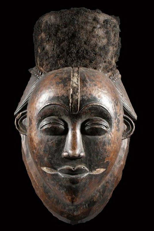 +666 culture punu masque du mukuyi sud du Gabon XXè s..jpg